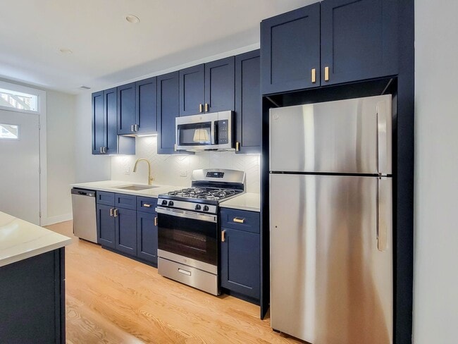 Photo - 2032 W Montrose Ave Unit 2B