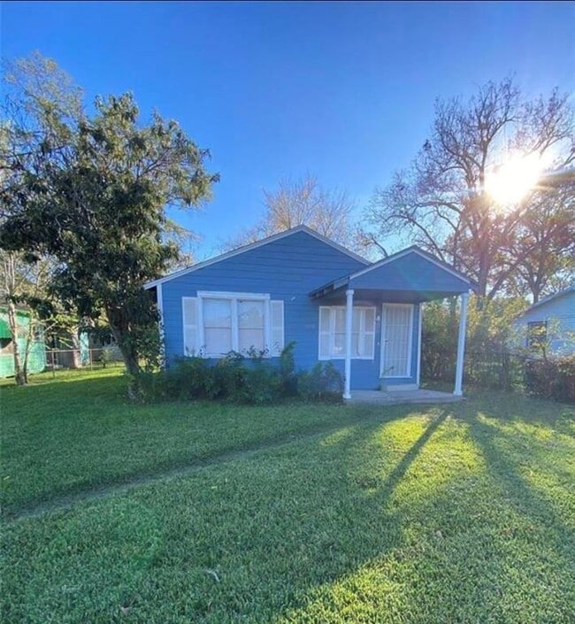 Building Photo - 5618 E Crosstimbers St Rental