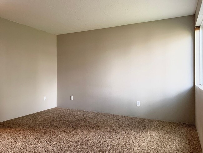 4870-4874-4874 Sunnyside Rd SE Unit 4870 Sunnyside Rd. SE