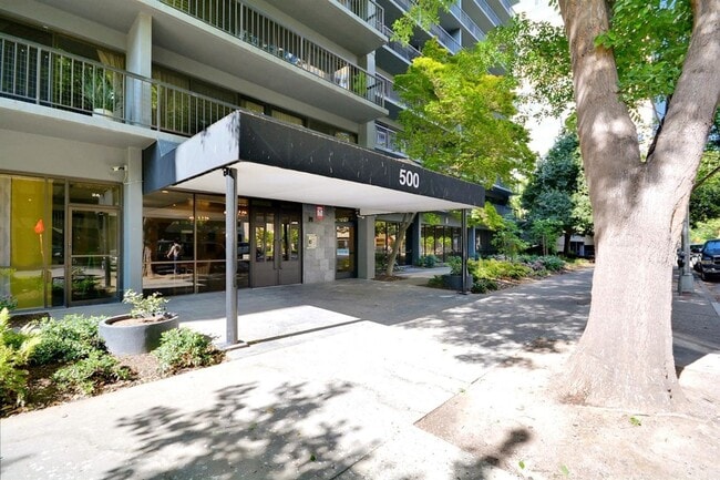 Photo - Gorgeous 14th Floor 2 Bd, 2 Bath Condo Available Now!