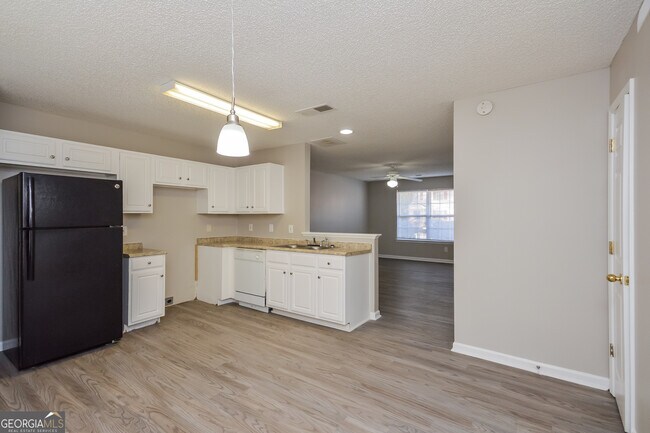 Photo - 325 Coral Cir