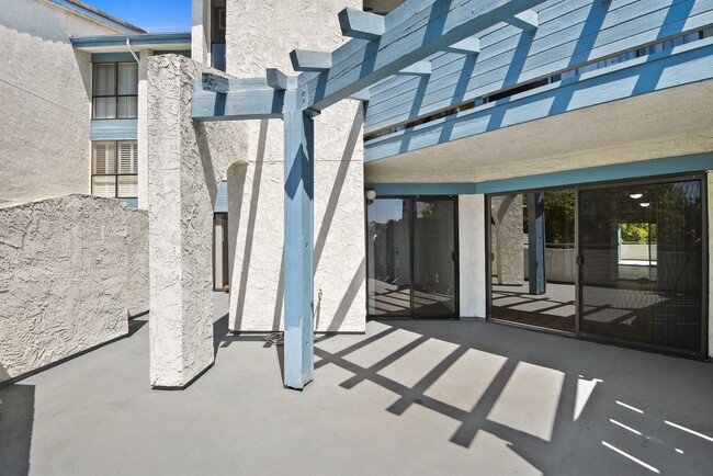 Photo - Beautiful 2B | 2B Condo in Los Feliz!