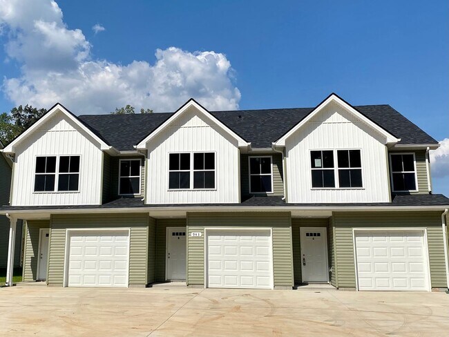 Photo - 943 Center Rd Unit A