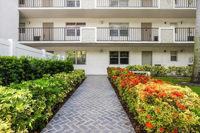 Photo - 3100 W Rolling Hills Cir Unit 707