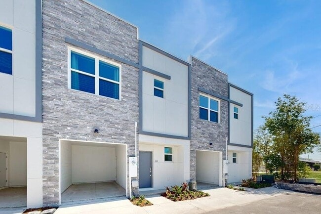 Photo - 232 Famagusta Dr