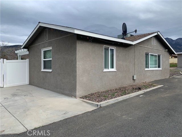 Photo - 10917 Bryant St