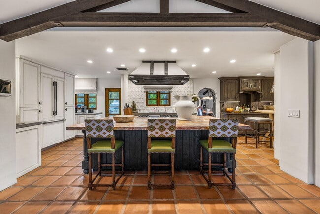 Photo - 535 N Belardo Rd