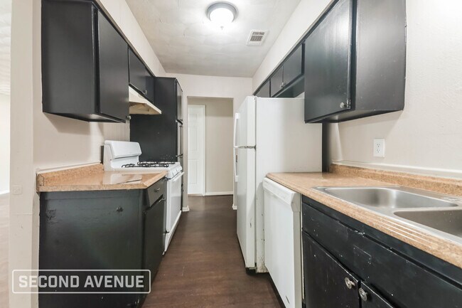 Photo - 802 Memorial Dr
