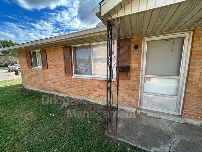 Building Photo - 4926 Leeper St