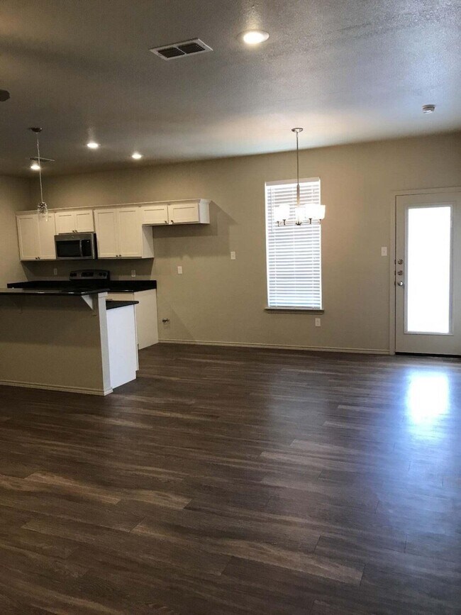 Photo - 2101 10th St