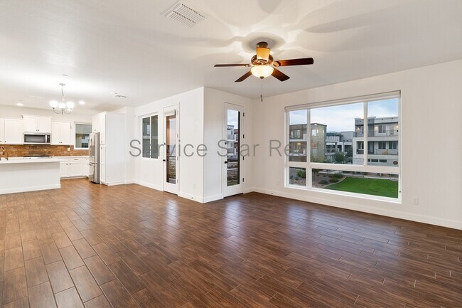 Photo - 1250 N Abbey Ln Unidad 239