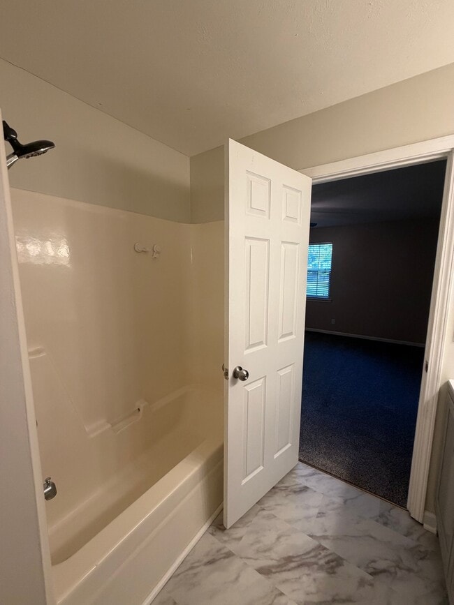 3633 Thomasville Rd