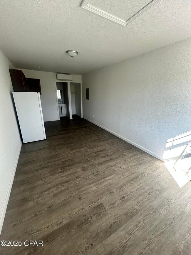 Photo - 143 Claire Ave Unidad 103