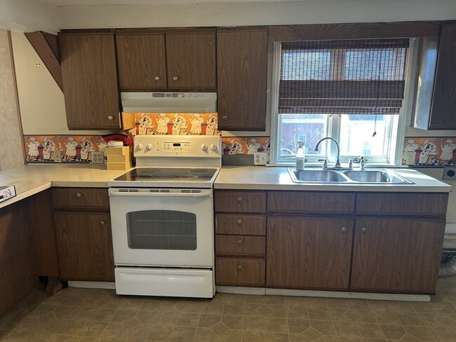 Photo - 82 Kenoza Ave Unit 2