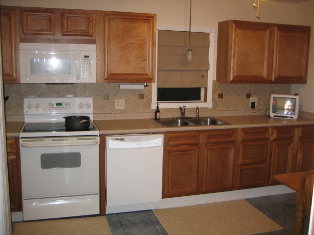 Photo - 41 E Kerr St