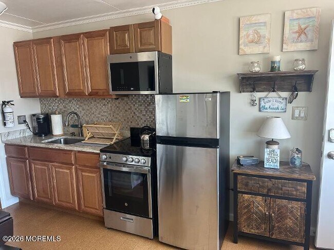 1515 Boulevard Unit 18