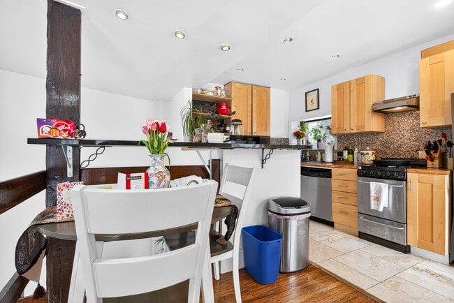Photo - 2213 Green St Unit A1