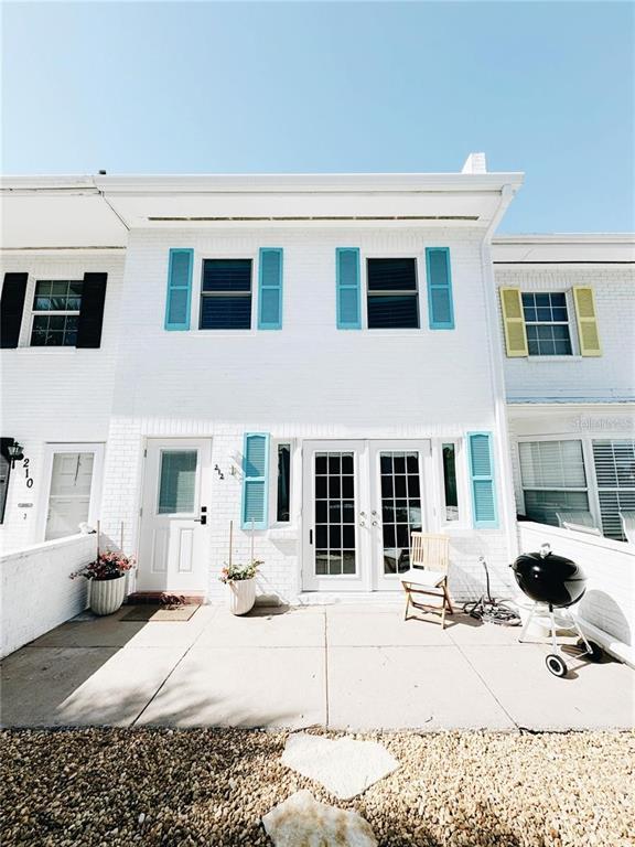 Photo - 212 Bunkerhill Ln