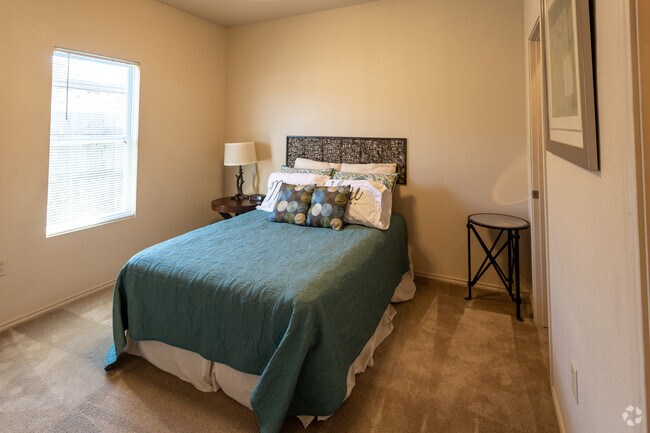 2BR, 2BA 804SF