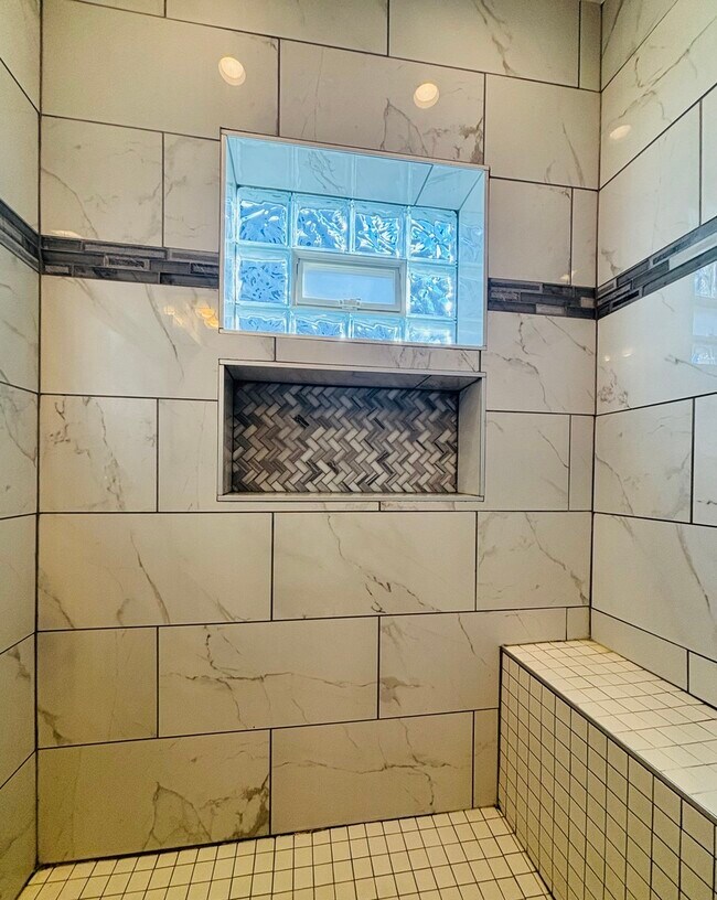 Photo - 3133 N Richmond St Unit 2