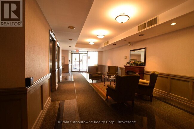 Photo - 110 - 2199 SIXTH LINE Unité 110