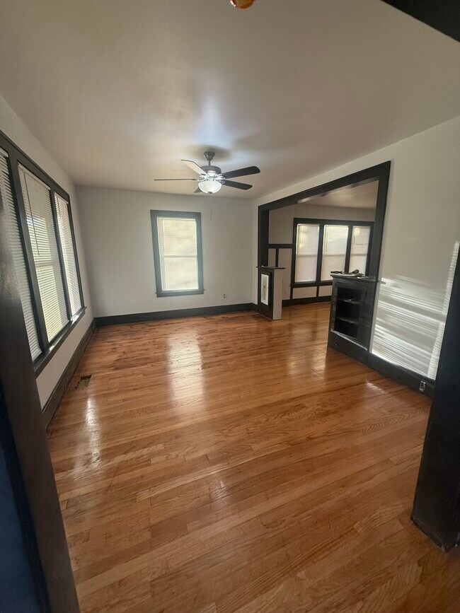 Photo - 21678 Bennett St