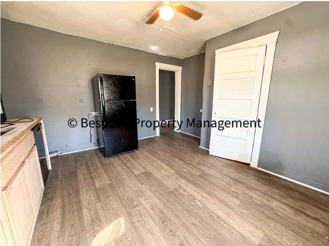 Photo - 158 Main St