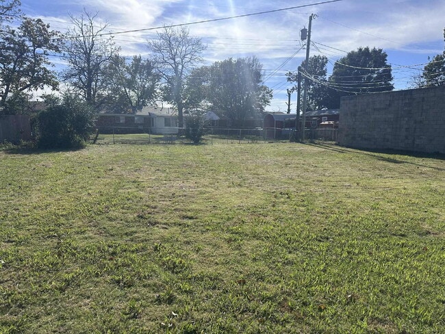Photo - 1-Bedroom Duplex in Tulsa! Unit Apt A