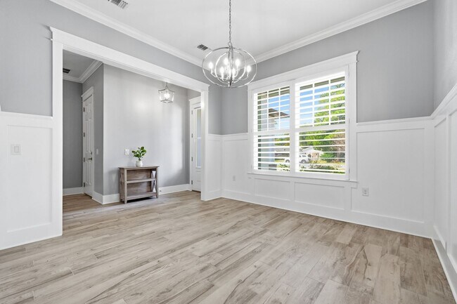 Photo - Stunning 4 Bedroom Home with Solar Energy & Private Pool!