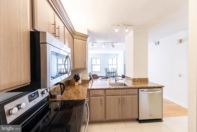 Photo - 616 E St NW Unit 420