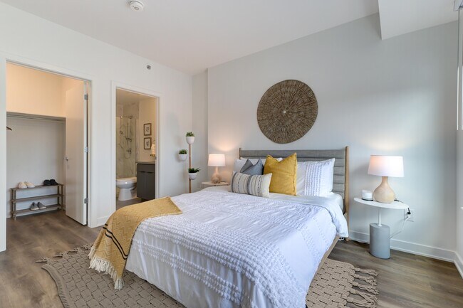 Photo - Story of Rideau & Chapel