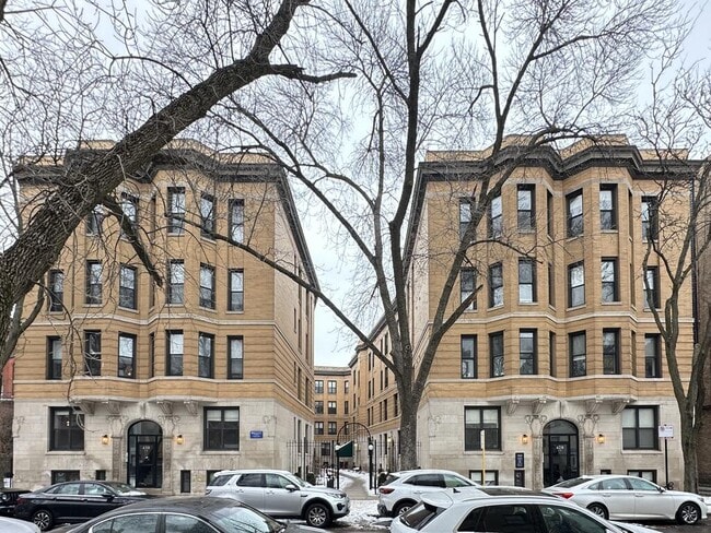 Building Photo - 442 W Belden Ave Unit J01W