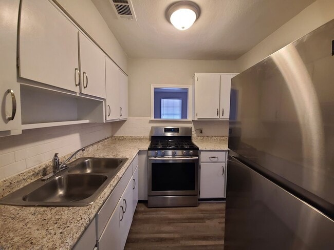 Photo - 2 bedroom 1 bath house w/ bonus room off Gulf Beach Hwy!