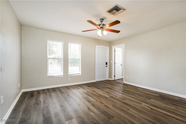 Photo - 9083 Henry Rd