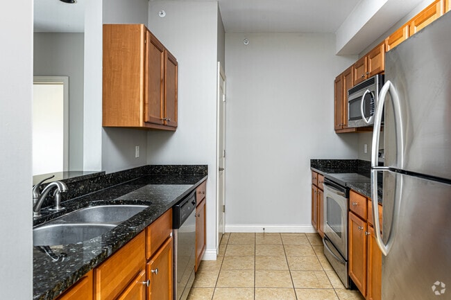 2BR, 2BA - 1063 SF