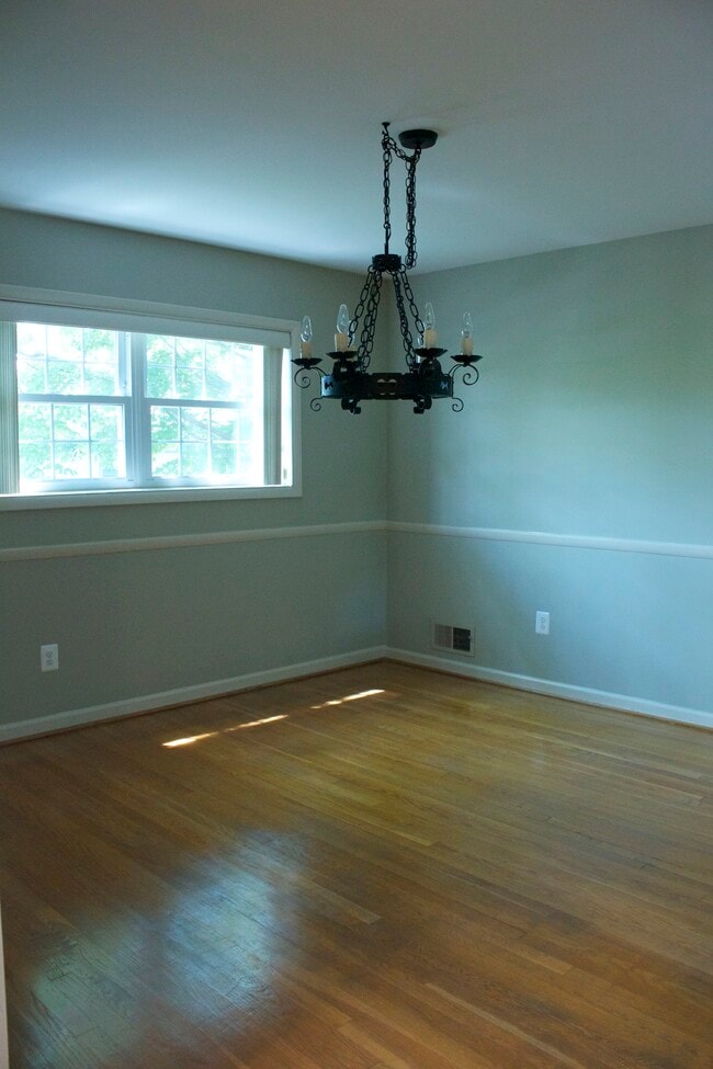 Photo - 5120 41st St NW