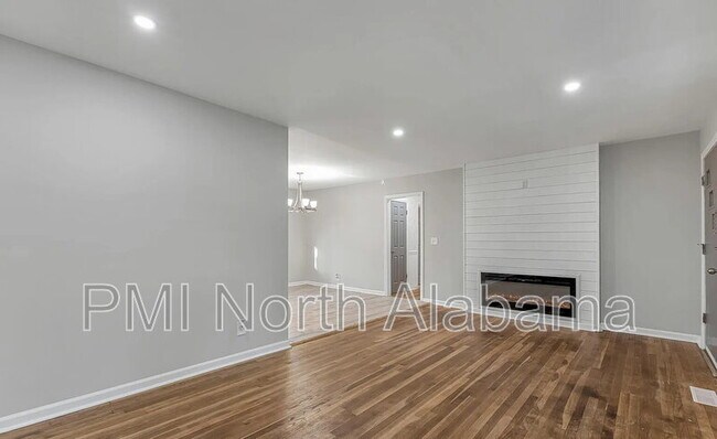 Photo - 3901 Vogel Dr NW