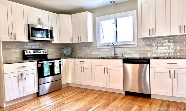 Photo - 260 Richard St Condo Unit 3