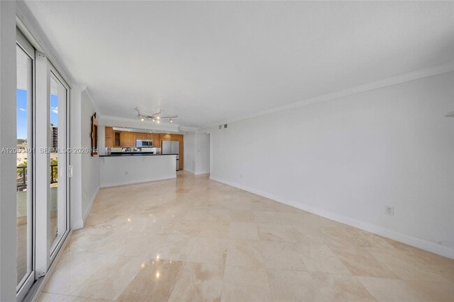 Photo - 720 Collins Ave Unit 603