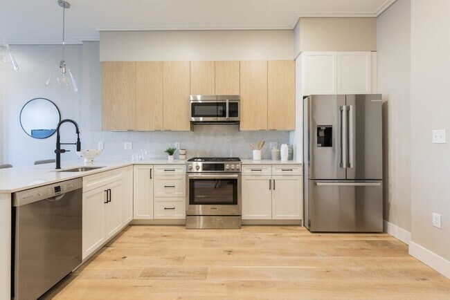 Building Photo - 70 Leo M Birmingham Pkwy Unit 107 Rental