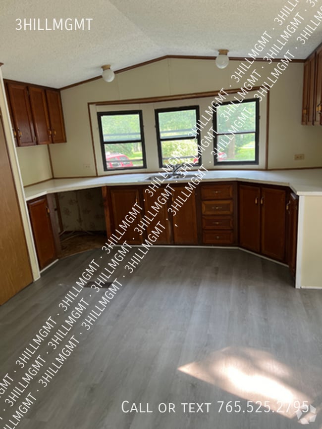 Building Photo - 1216 S Bloomington St Rental