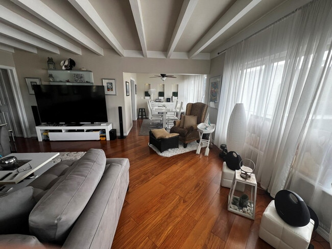 Photo - 904 NE 20th Ave