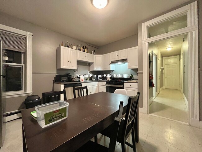 Photo - 168 Hillside St Unidad 2