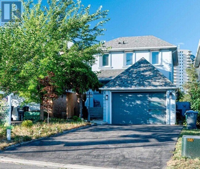 Photo - 6 Roehampton Crescent