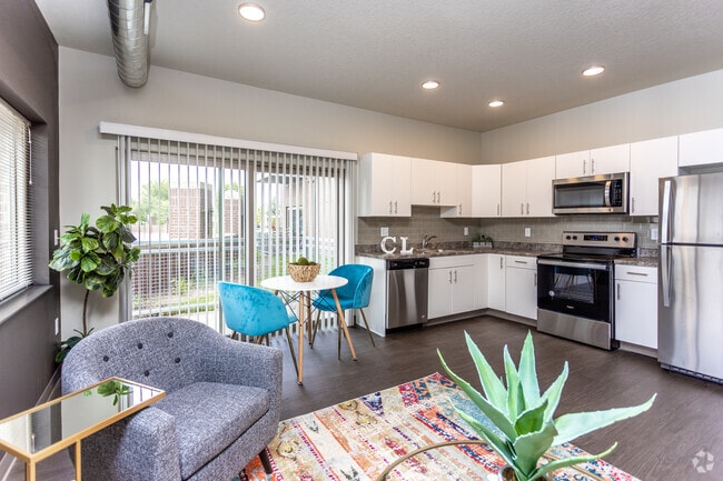2BR, 1BA - 852-864 SF