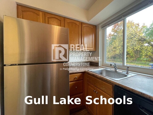 Building Photo - Move In Ready Townhome Unit 4