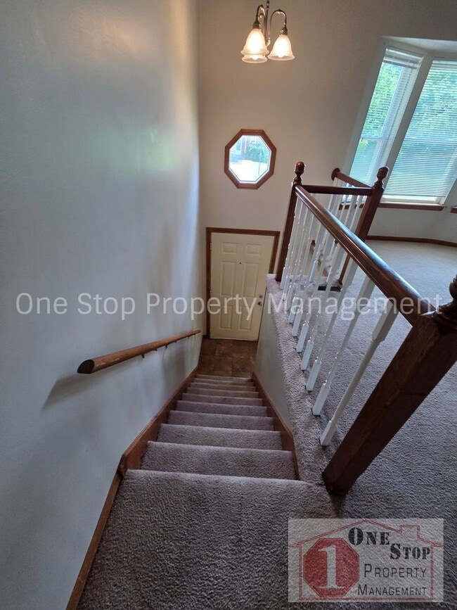 Photo - Spacious 3 bedroom, 2 bathroom duplex in Kansas City North!