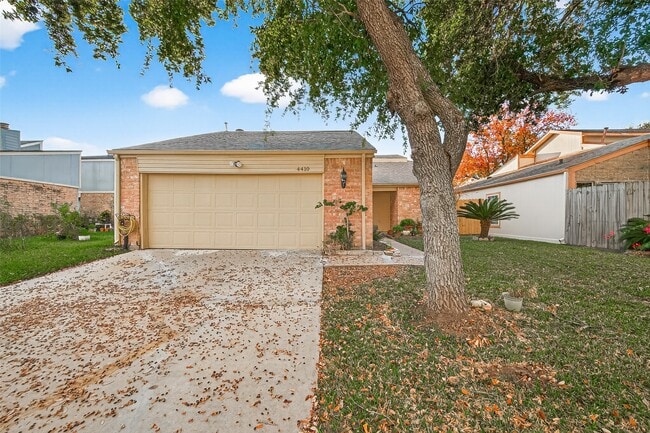 Building Photo - 4410 Wildacres Dr