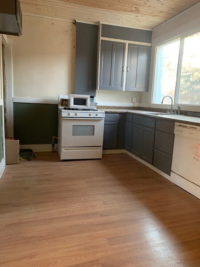 Photo - 1813 W 14th St