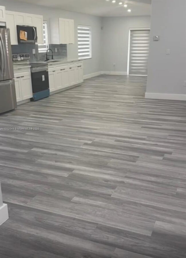 Building Photo - 10057 NW 127th St Rental